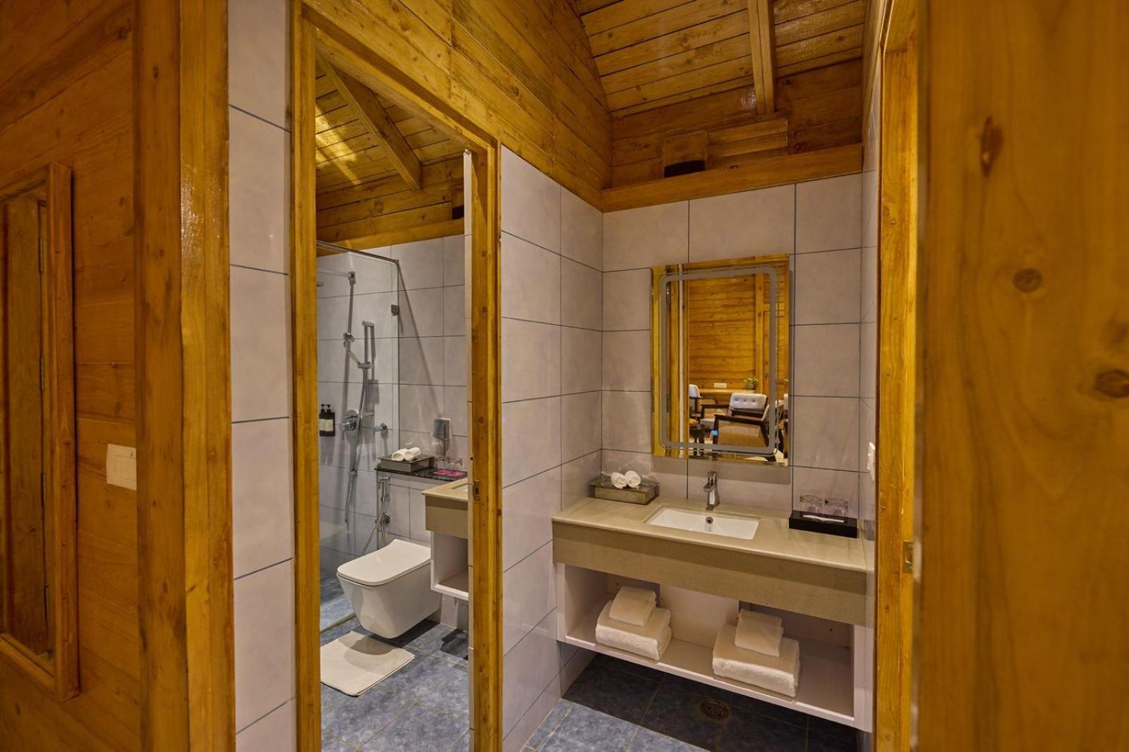 Regenta Hotel 5*