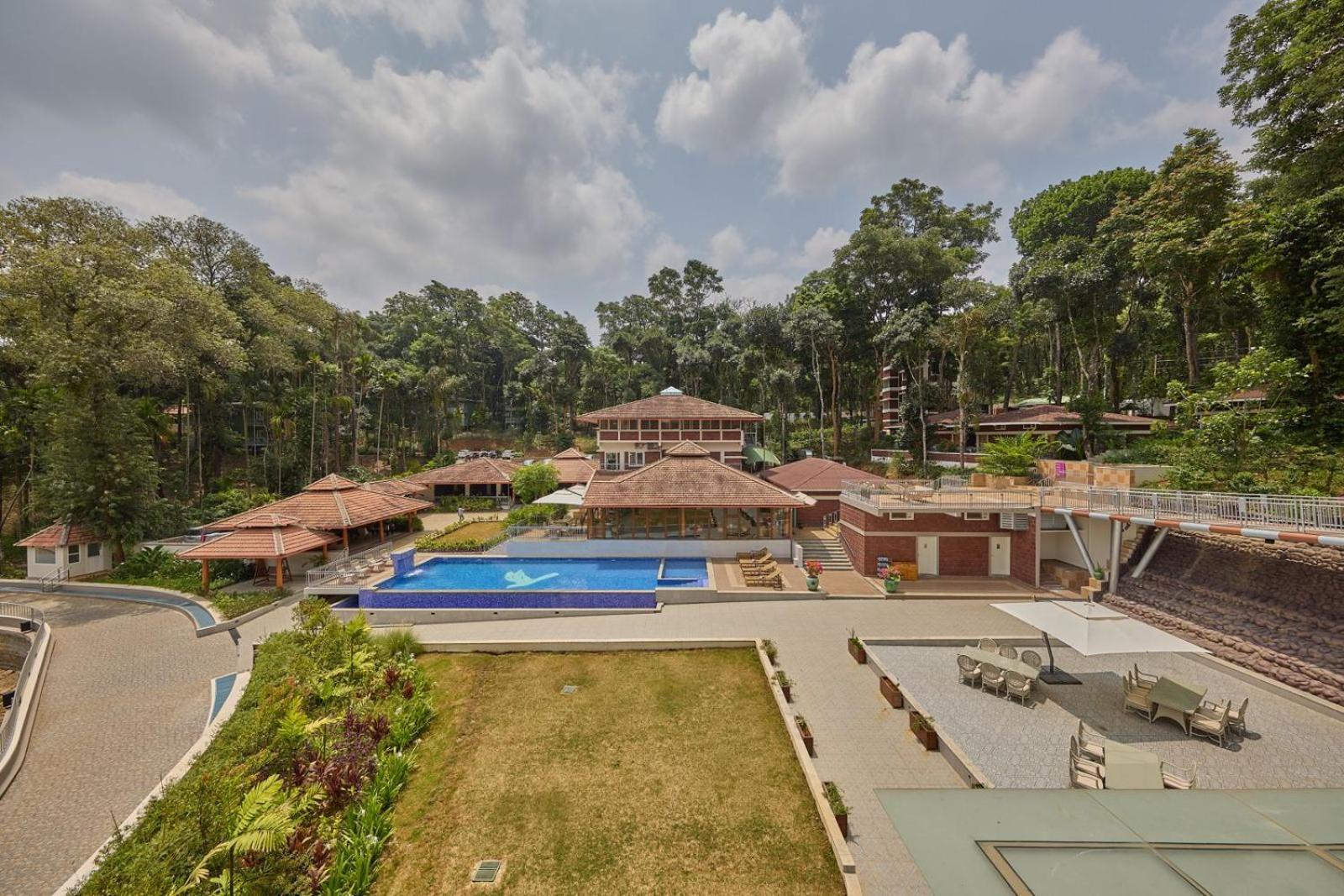 Regenta Hotel 5*