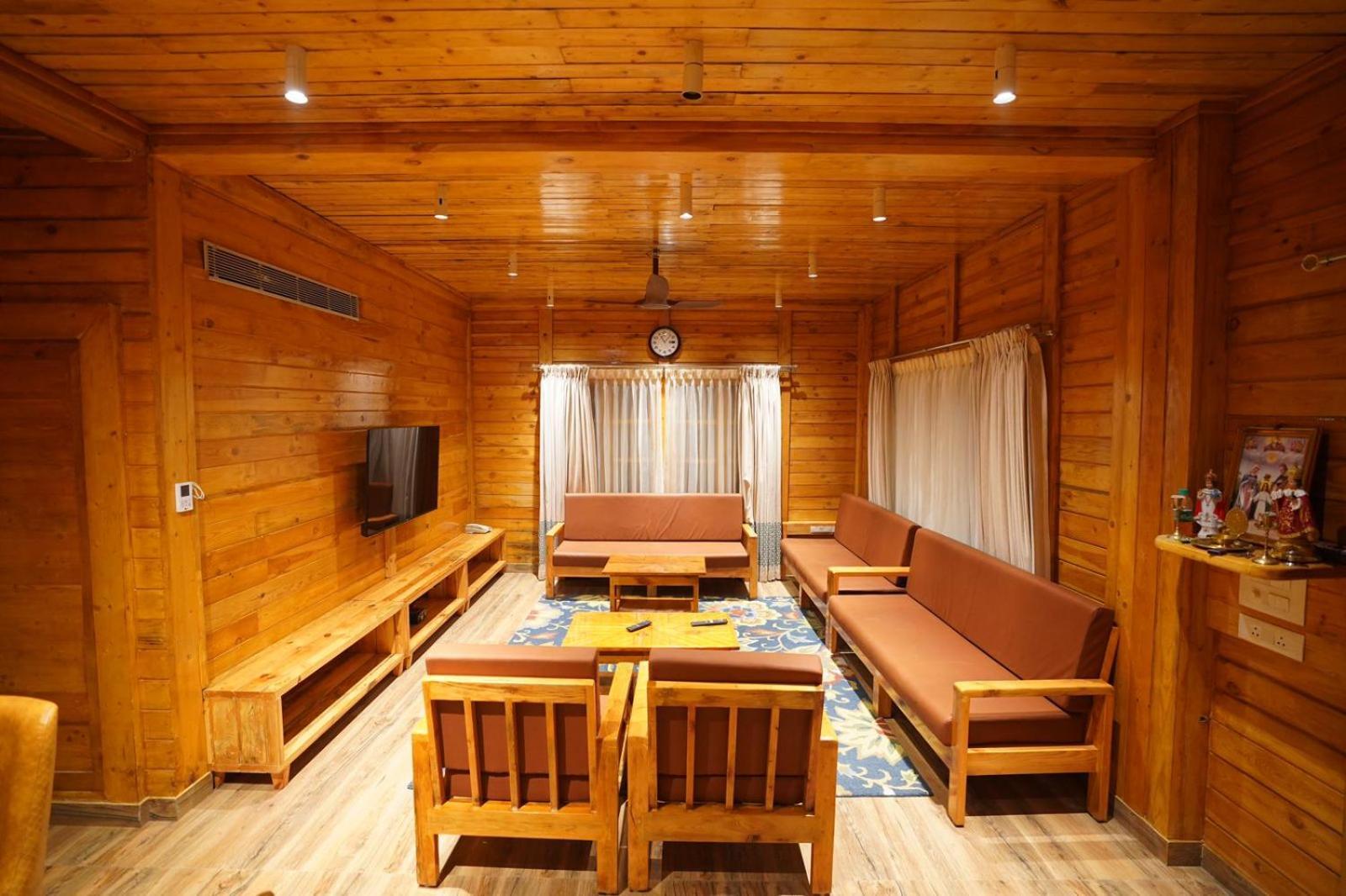 Regenta Hotel 5*